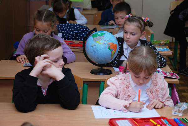 Детей мигрантов будут тестировать на знание русского языка перед поступлением в школу